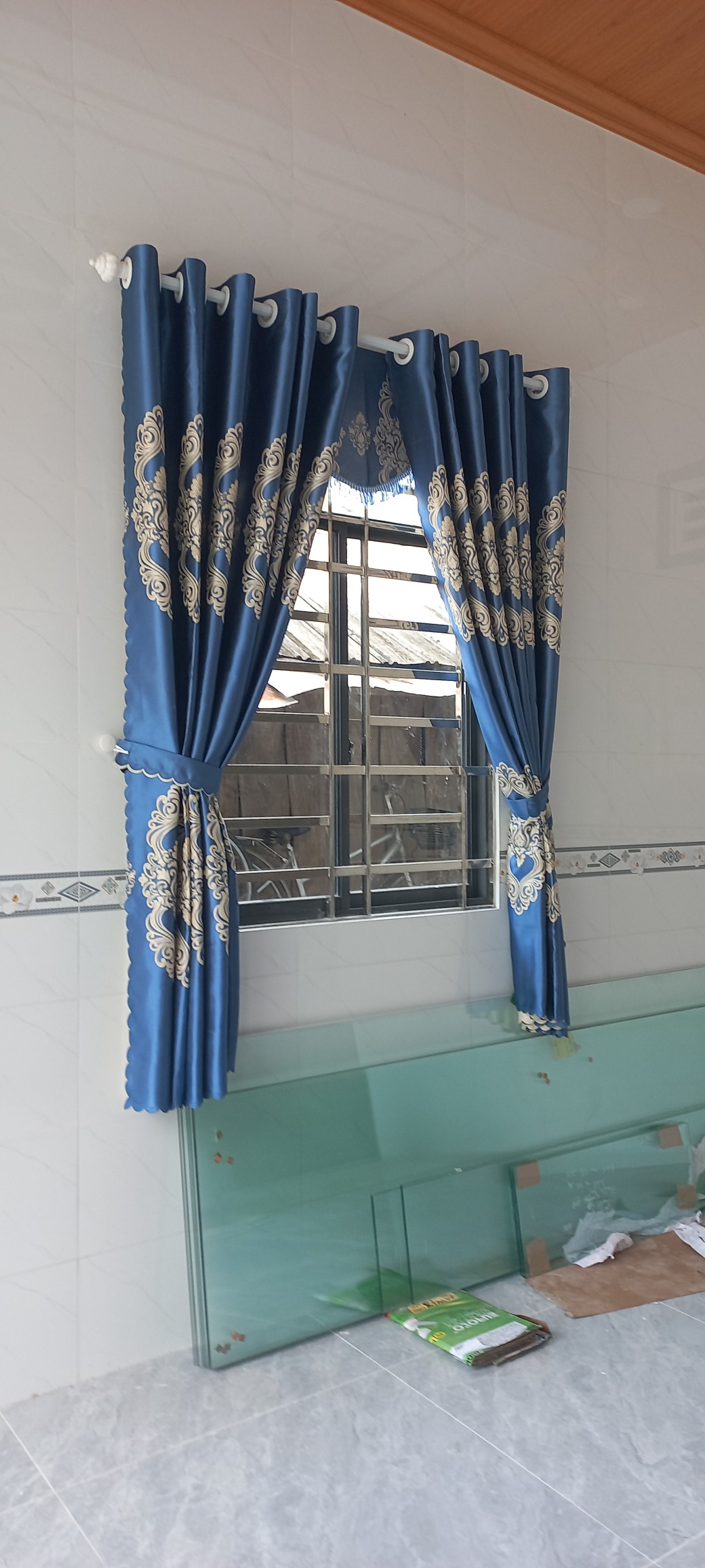 Lắp Đặt Rèm Cửa Tại Hòa Bình, Chợ Mới, An Giang – Thi Công Chuyên Nghiệp, Rèm Đẹp Giá Tốt