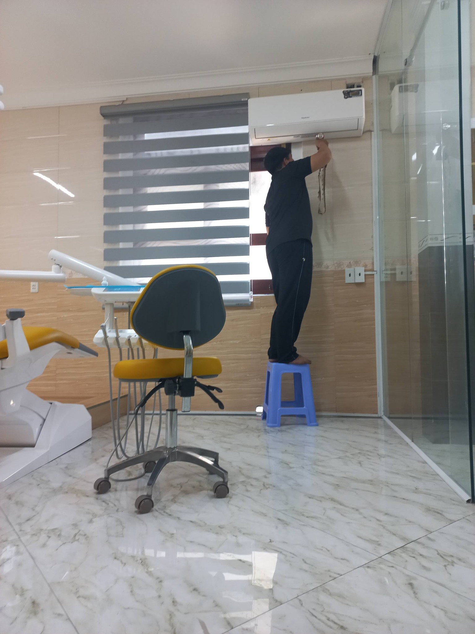 Ráp Màn Cửa Nha Khoa Duy Ngọc Mỹ An Tháp Mười Đồng Tháp – Không Gian Chuyên Nghiệp, Hiện Đại