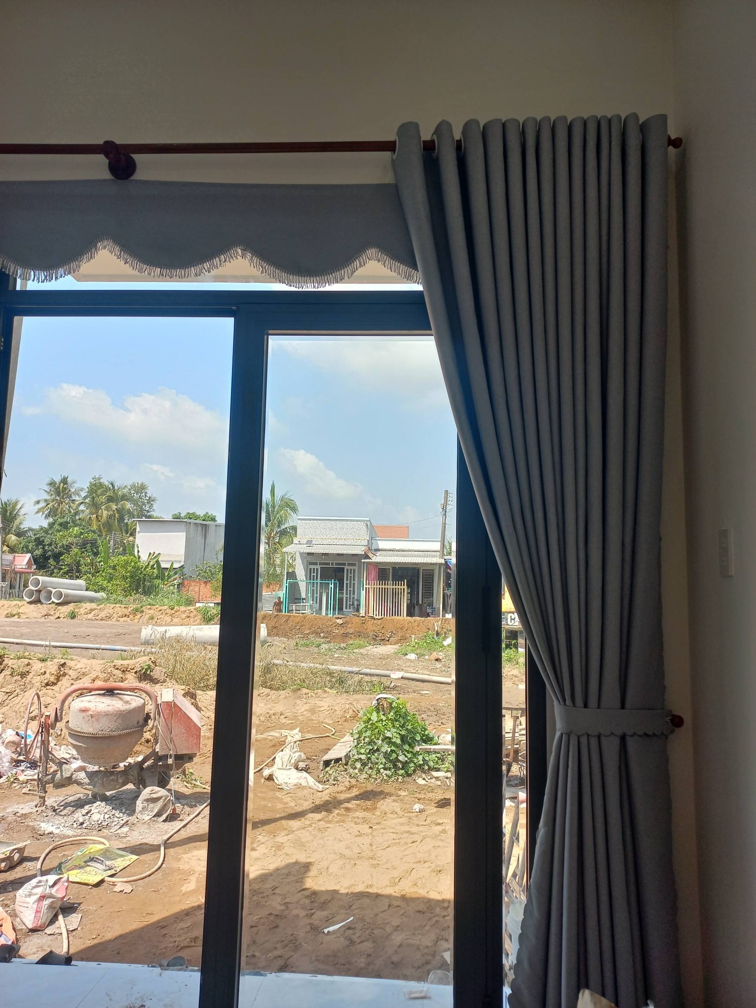 Ráp Màn Cửa Ở Núi Sập Thoại Sơn An Giang – Thi Công Rèm Cửa Đẹp, Chuyên Nghiệp