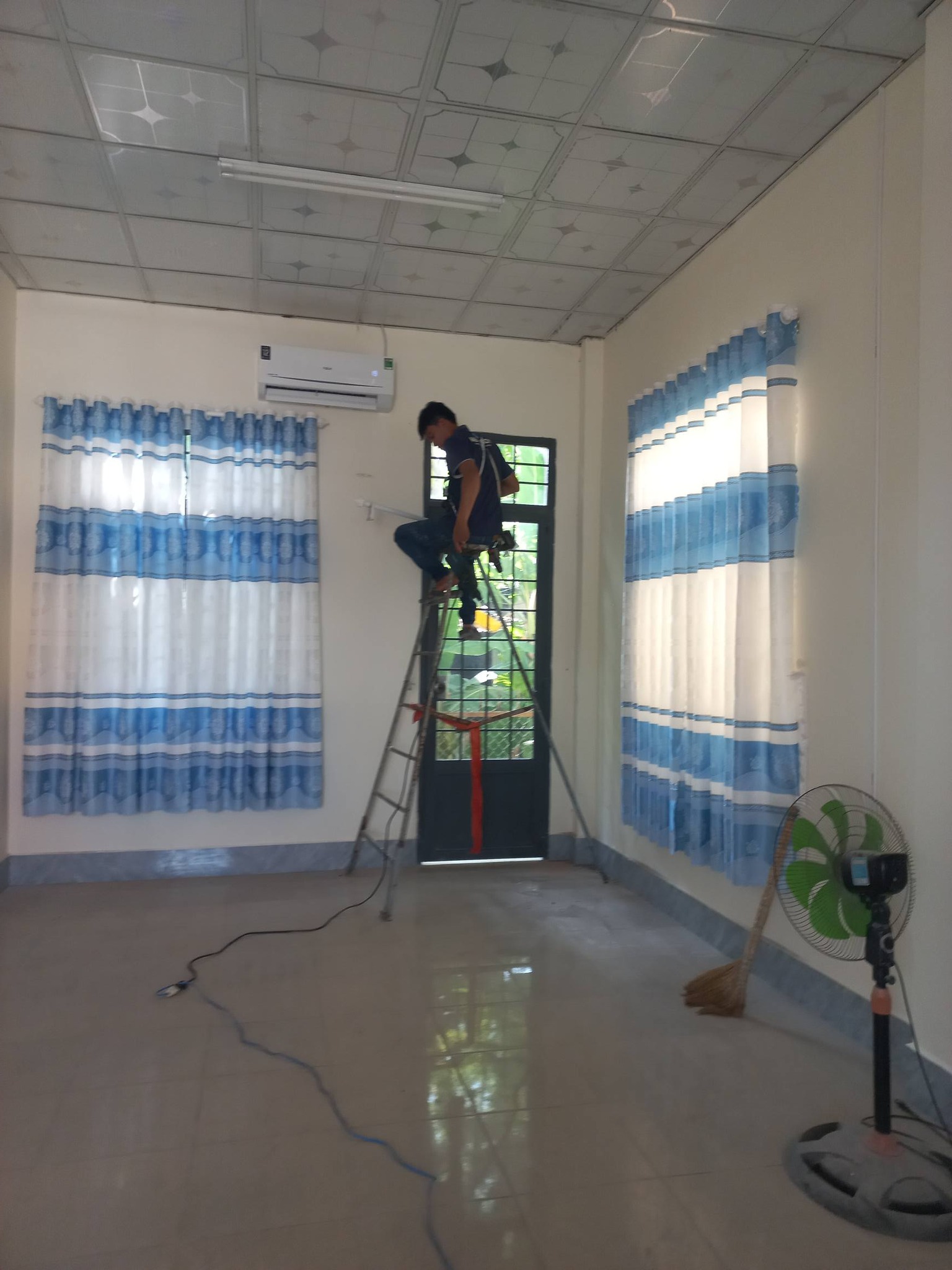 Lắp đặt rèm cửa Hồng Ngự