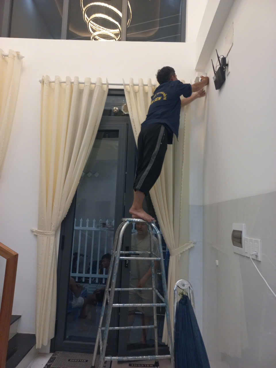 Ráp Màn Cửa Cho Khách Hàng Tại Hòa Bình, An Giang – Công Trình Thực Tế